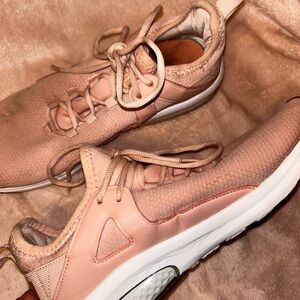Sz10 Nike Women's Knit Sneakers - Blush Pink